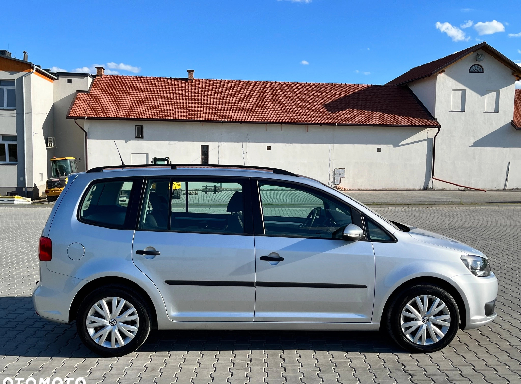 Volkswagen Touran cena 32000 przebieg: 176500, rok produkcji 2011 z Łańcut małe 191